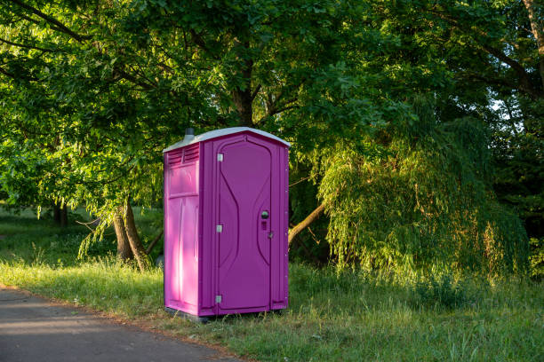 Best Temporary restroom rental  in Farmersville, CA